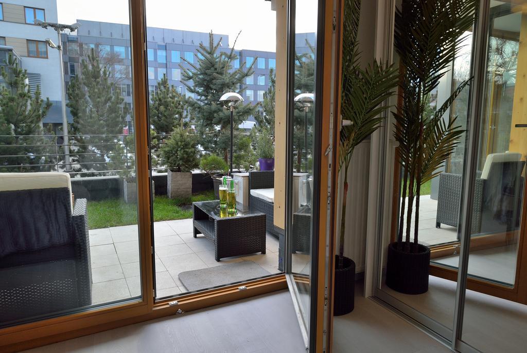 كراكوفيا Garden Apartment Cracow- Shopping Mall 1Min, Underground Parking, Family Friendly, City Center المظهر الخارجي الصورة
