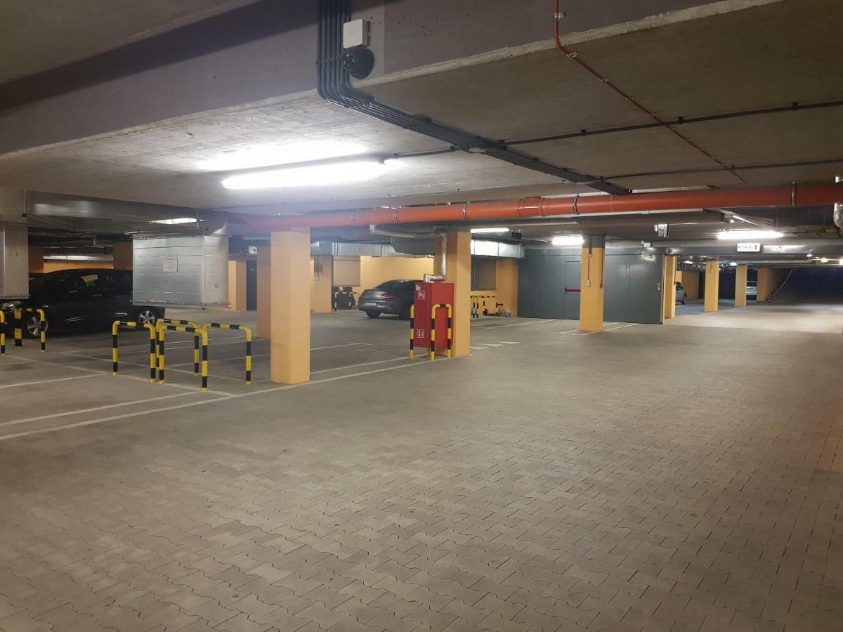 كراكوفيا Garden Apartment Cracow- Shopping Mall 1Min, Underground Parking, Family Friendly, City Center المظهر الخارجي الصورة