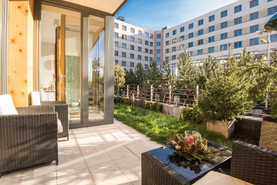 كراكوفيا Garden Apartment Cracow- Shopping Mall 1Min, Underground Parking, Family Friendly, City Center المظهر الخارجي الصورة