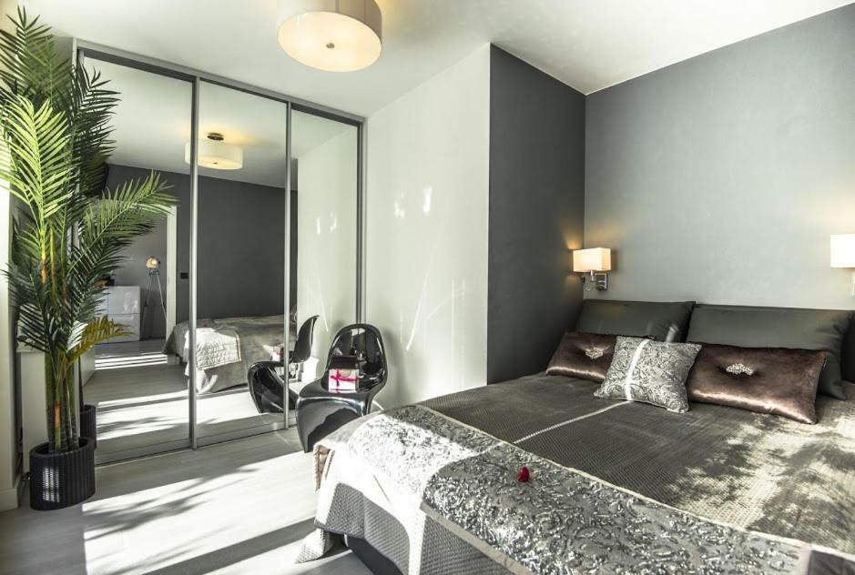 كراكوفيا Garden Apartment Cracow- Shopping Mall 1Min, Underground Parking, Family Friendly, City Center المظهر الخارجي الصورة