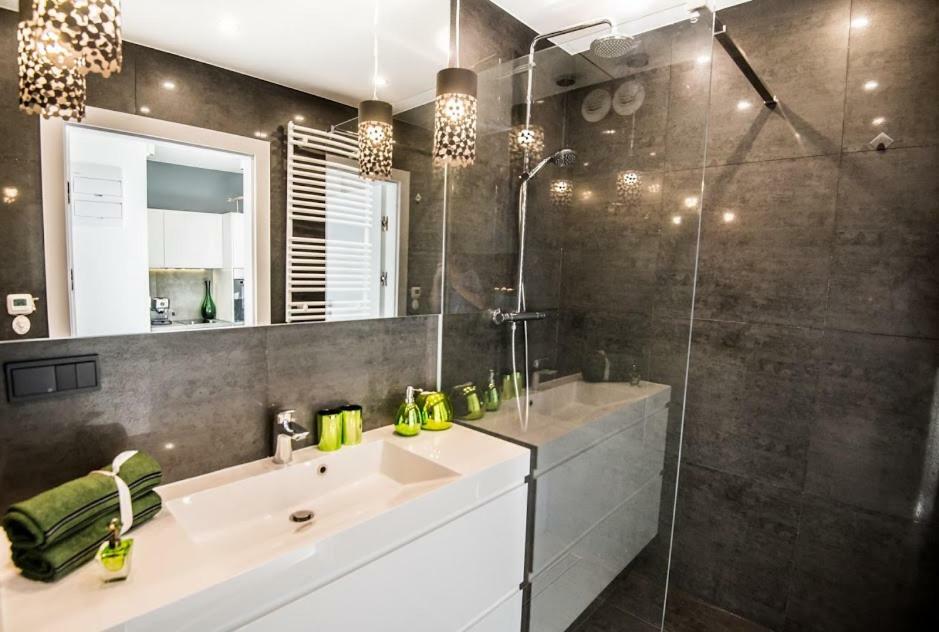 كراكوفيا Garden Apartment Cracow- Shopping Mall 1Min, Underground Parking, Family Friendly, City Center المظهر الخارجي الصورة